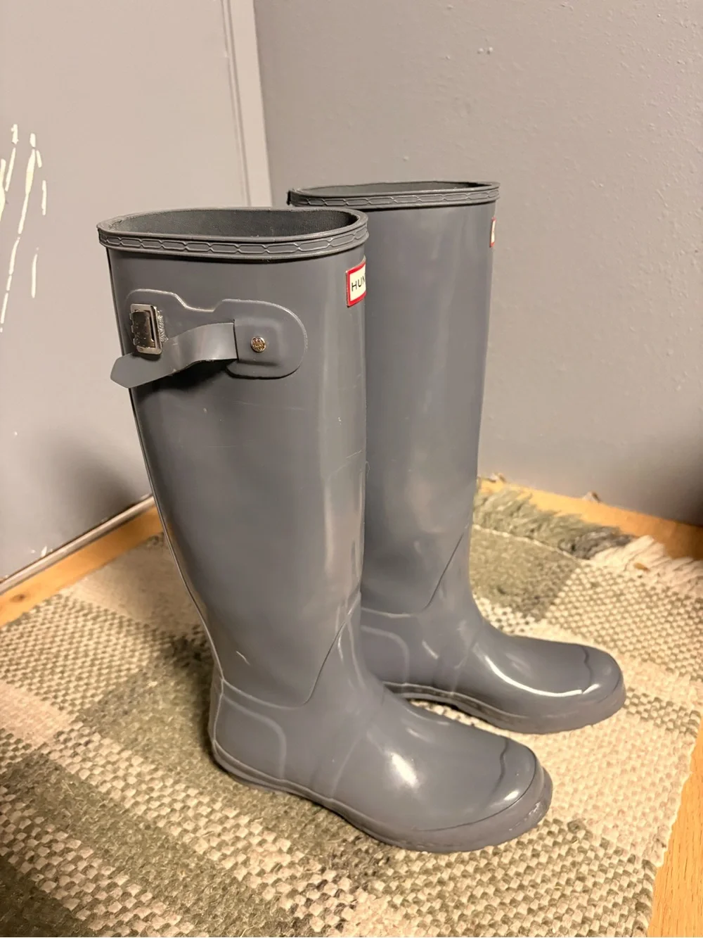 Hunter Boots Tall Gloss Rain Boot in Slate Gray